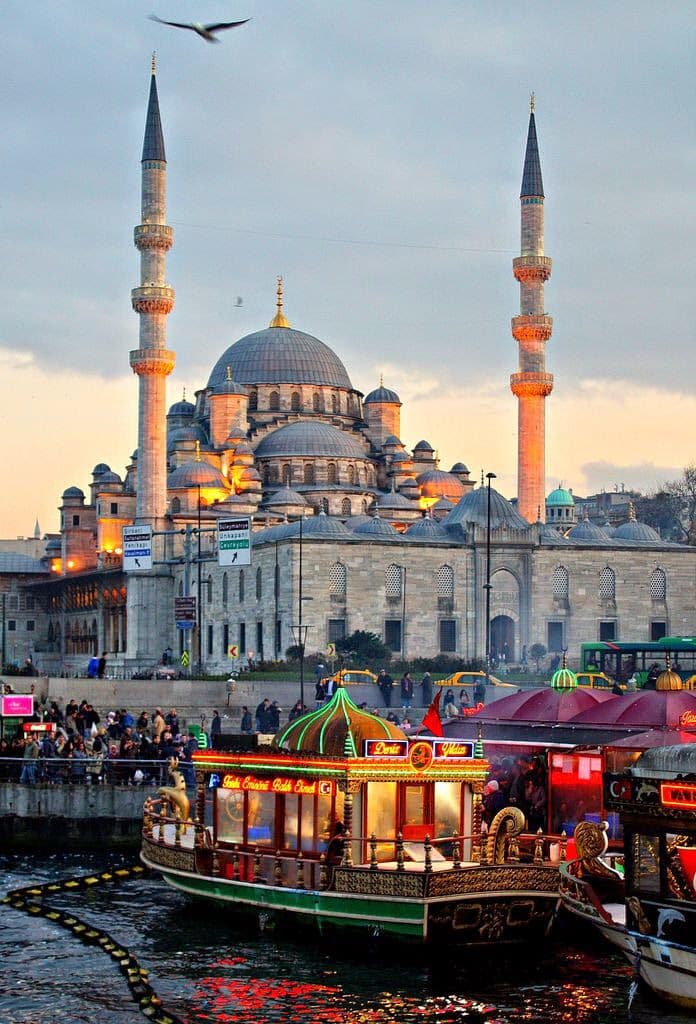 Turquía, Islas Griegas y Dubái en Junio
