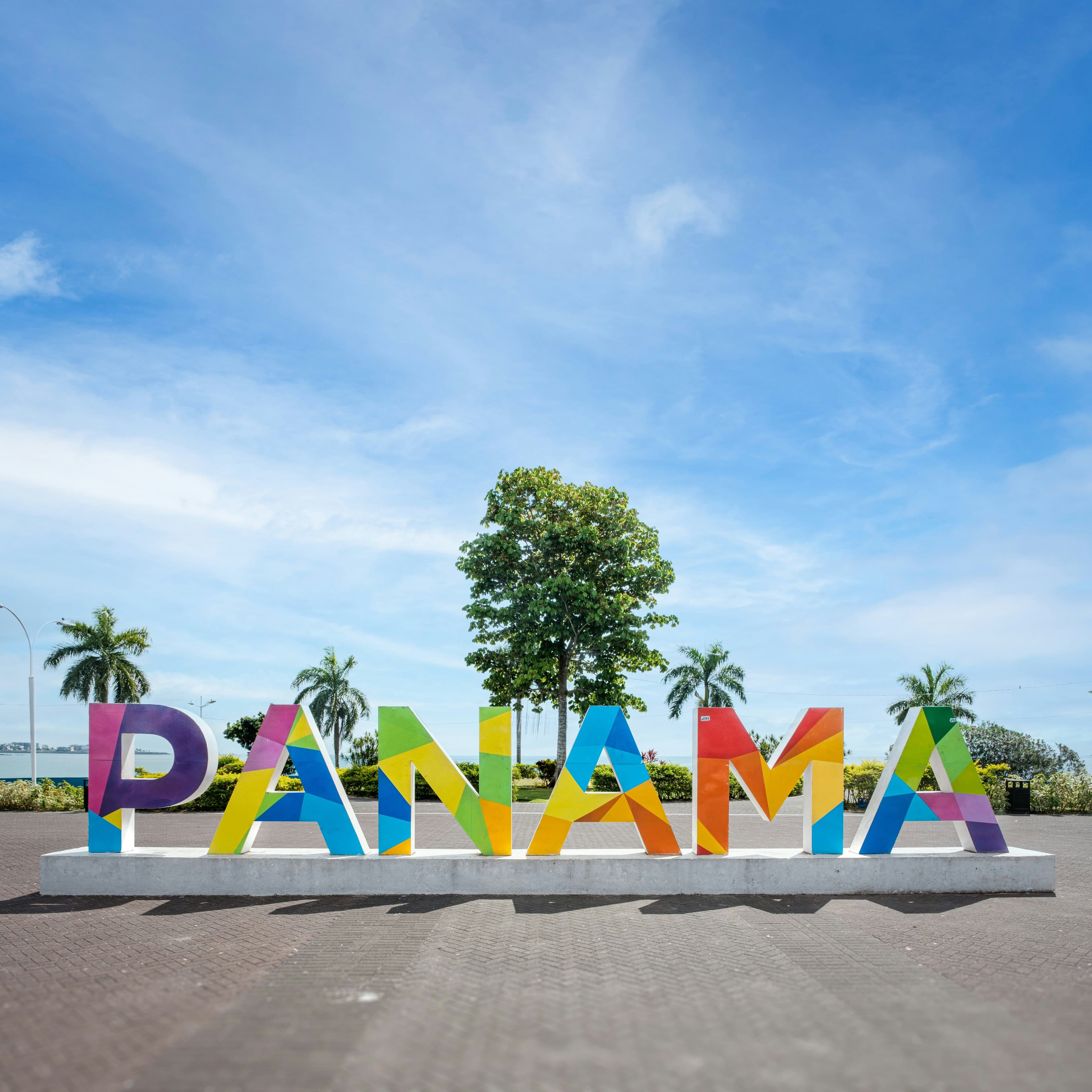 Ciudad de Panamá y Playa Blanca en RIU en Mayo